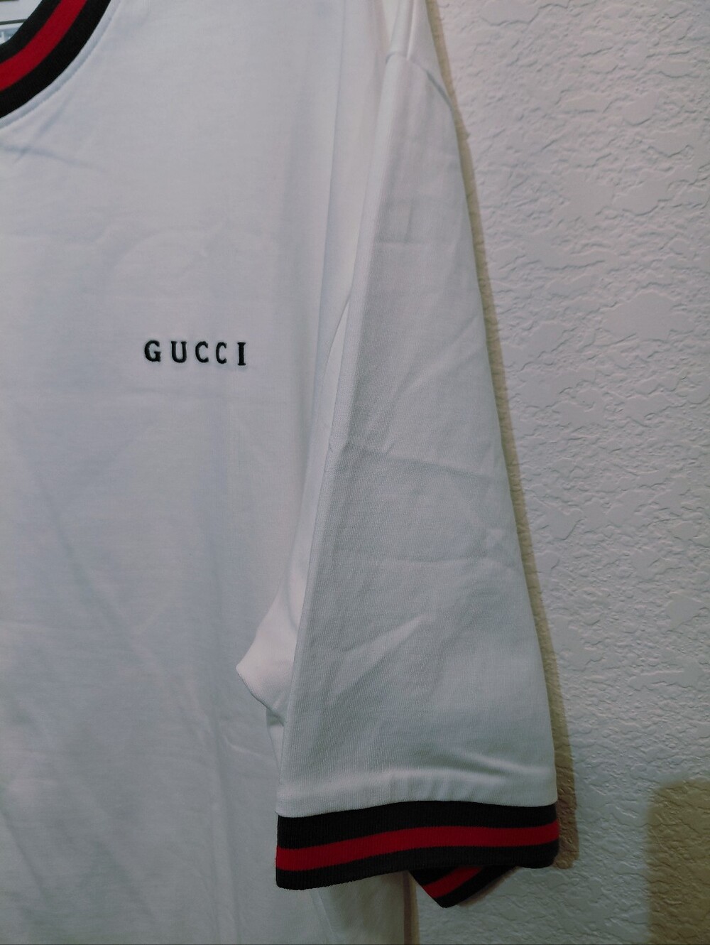 Gucci 100% Cotton White Crewneck T-Shirt with Red & Black Ribbed Trim XL - Picture 2 of 9